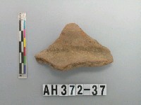 藏品(紅色夾砂繩紋陶口緣)的圖片